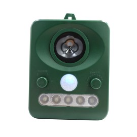 Ultrasonic Animal Repeller Solar Electronic Animal Repeller Outdoor Waterproof with Flashing LED Light USB Charging for Foxes Mice Birds Skunks