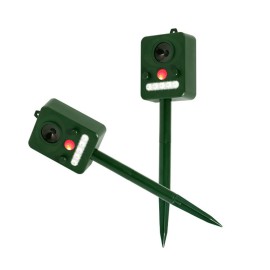 Ultrasonic Animal Repeller Solar Electronic Animal Repeller Outdoor Waterproof with Flashing LED Light USB Charging for Foxes Mice Birds Skunks