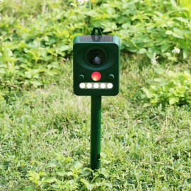 Ultrasonic Animal Repeller Solar USB Charging Electronic Animal Repeller Outdoor Waterproof with Flashing LED Light  for Foxes Birds Dogs